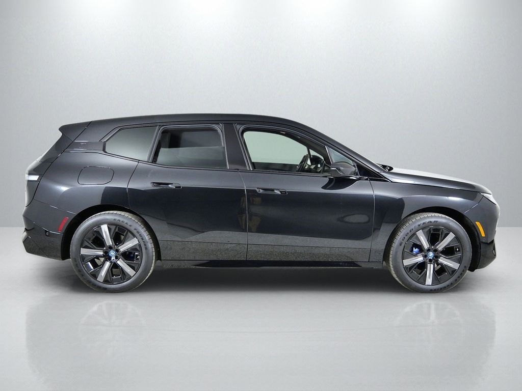 Thumbnail: 2025 BMW iX - 10