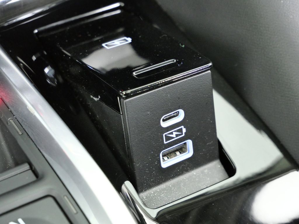 Thumbnail: 2023 Acura MDX - 48