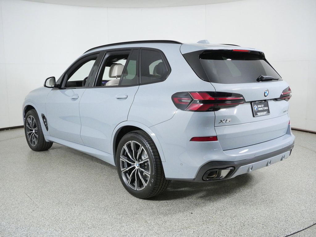 Thumbnail: 2026 BMW X5 - 14