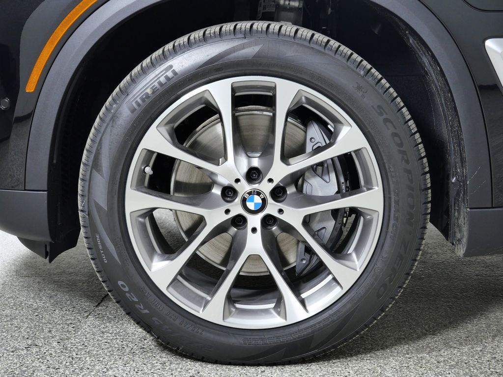 Thumbnail: 2026 BMW X5 - 17