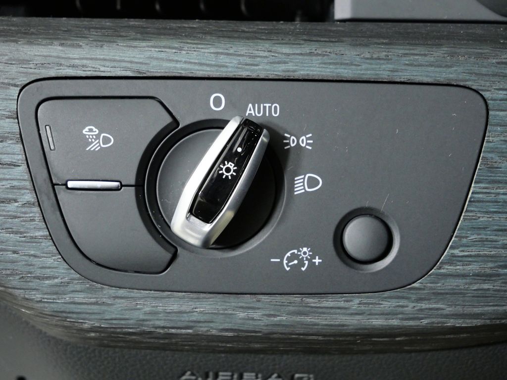 Thumbnail: 2018 Audi A4 - 38