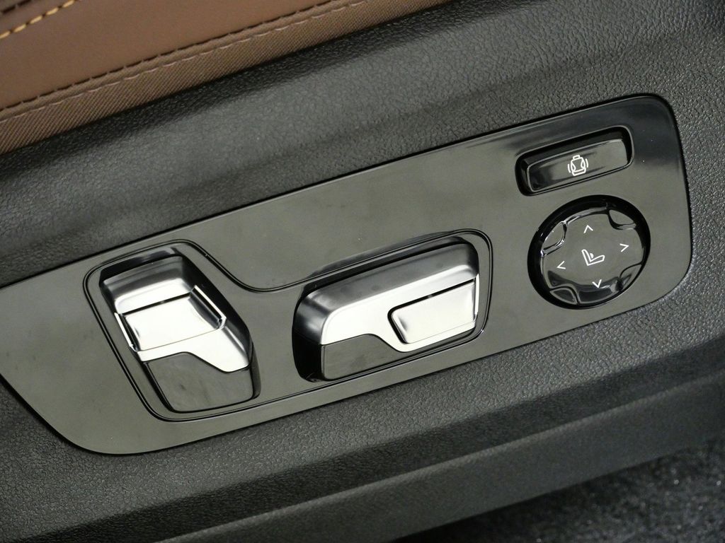 Thumbnail: 2026 BMW X5 - 22