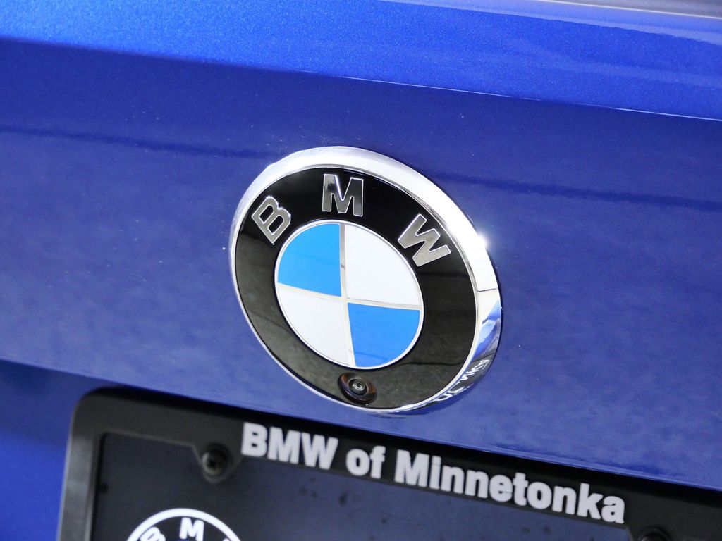 Thumbnail: 2026 BMW i4 - 11