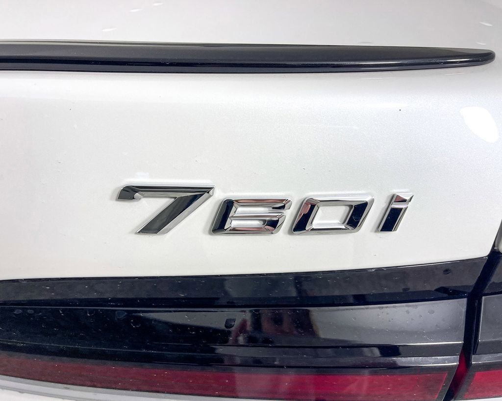 Thumbnail: 2025 BMW 7 Series - 17