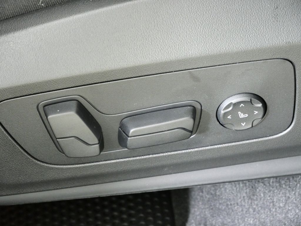 Thumbnail: 2026 BMW X1 - 22