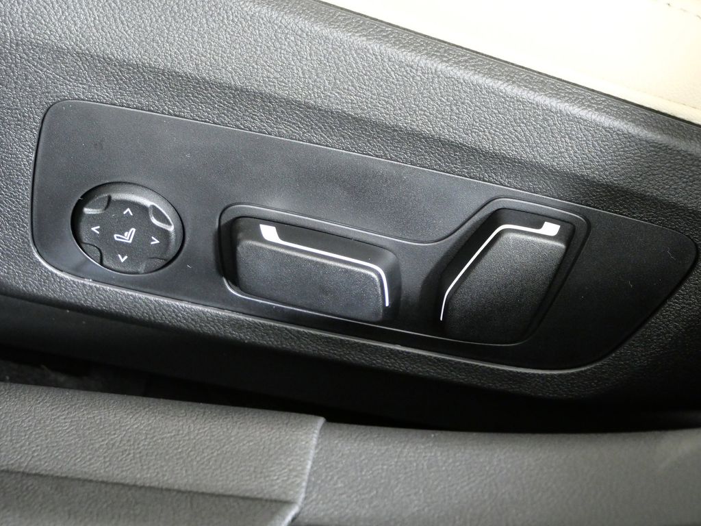 Thumbnail: 2026 BMW 3 Series - 37