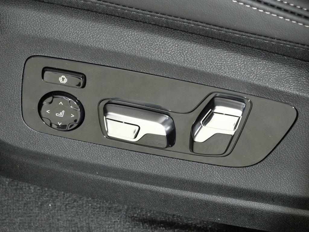 Thumbnail: 2026 BMW X5 - 39