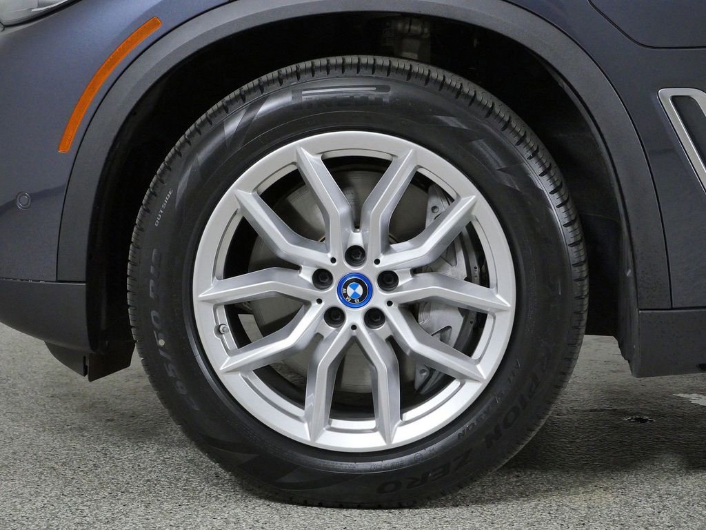 Thumbnail: 2022 BMW X5 - 19