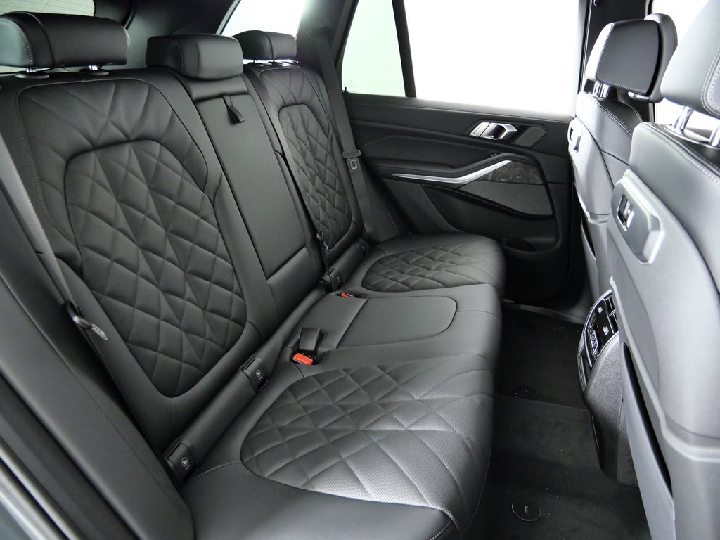 Thumbnail: 2026 BMW X5 - 27