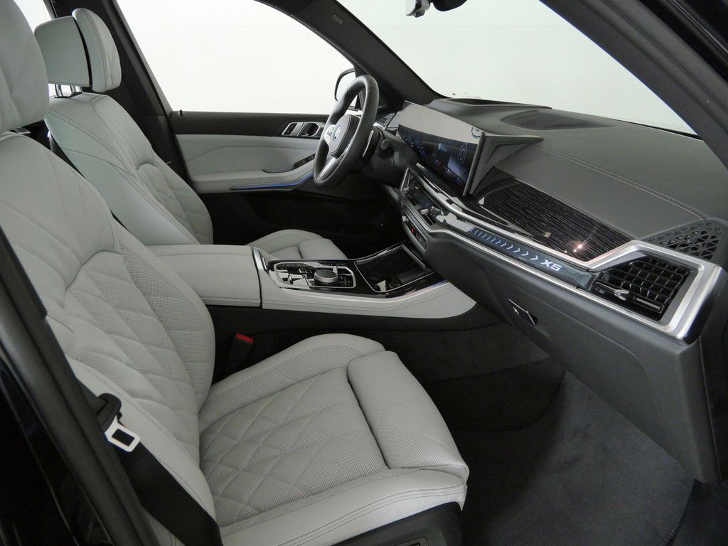 Thumbnail: 2026 BMW X5 - 20