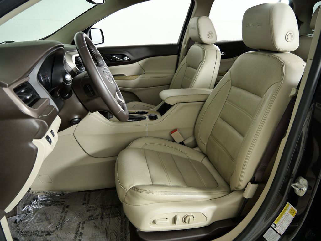 Thumbnail: 2017 GMC Acadia - 35