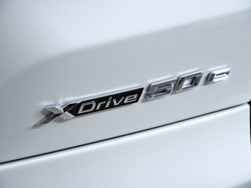 Thumbnail: 2026 BMW X5 - 12