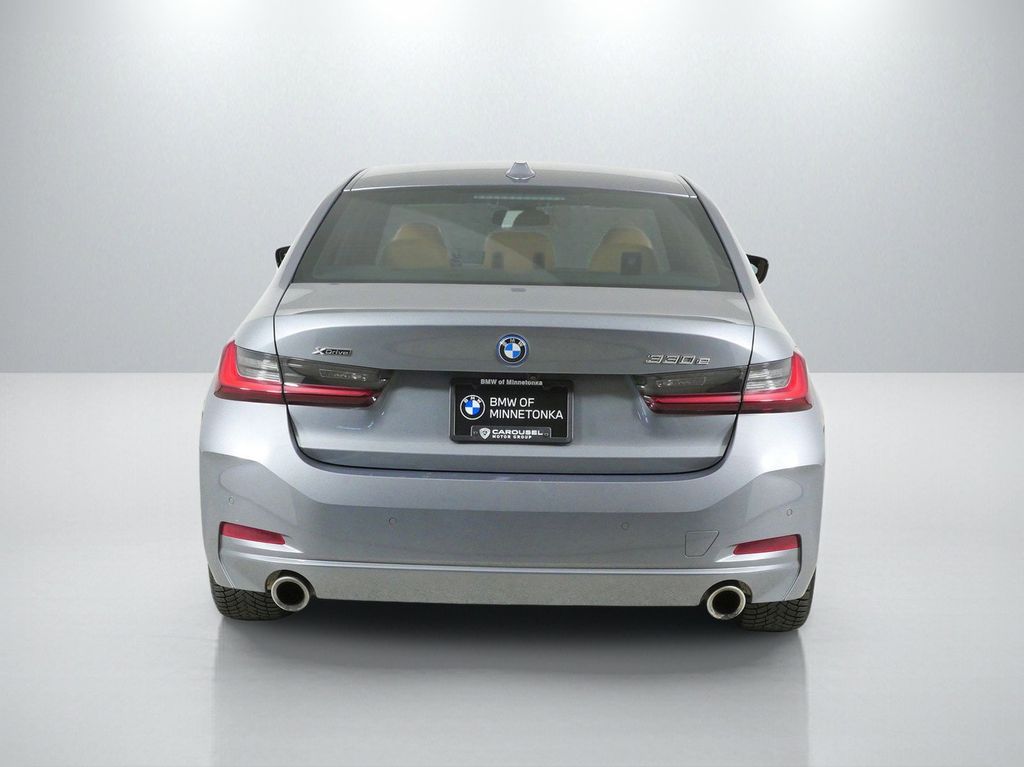 Thumbnail: 2023 BMW 3 Series - 10