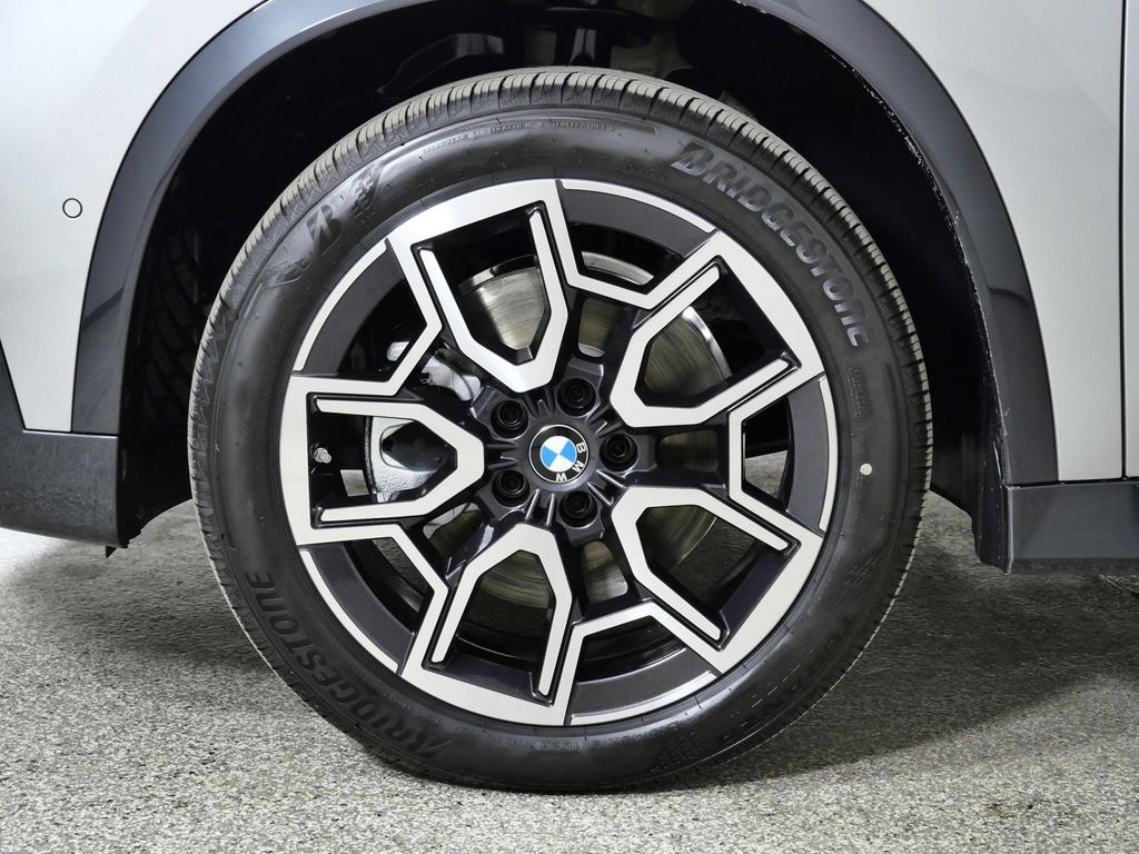Thumbnail: 2026 BMW X1 - 17