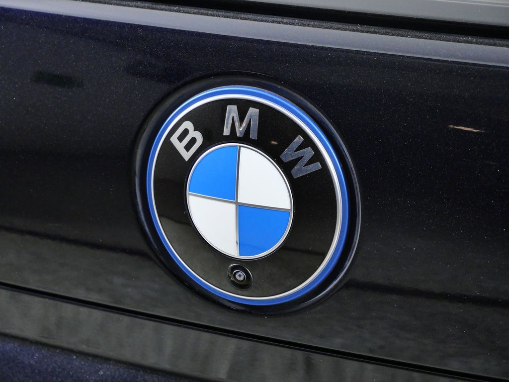 Thumbnail: 2023 BMW i7 - 12