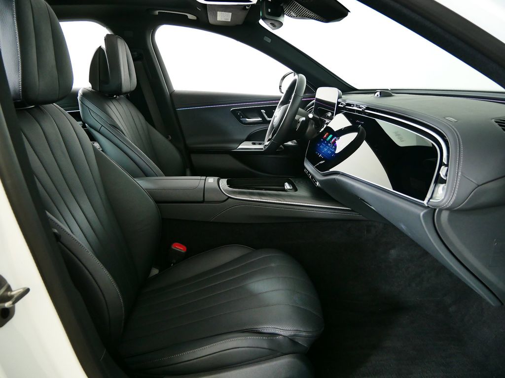 Thumbnail: 2024 Mercedes-Benz E-Class - 21