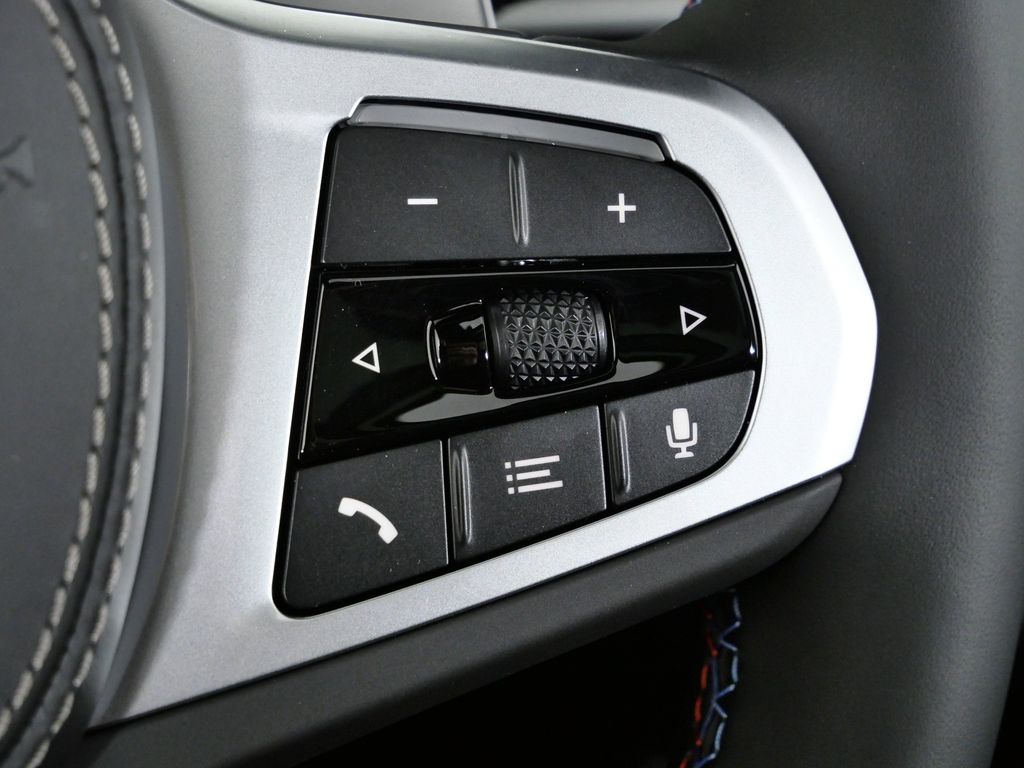 Thumbnail: 2026 BMW X7 - 43