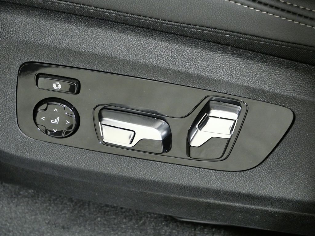 Thumbnail: 2026 BMW X5 - 39