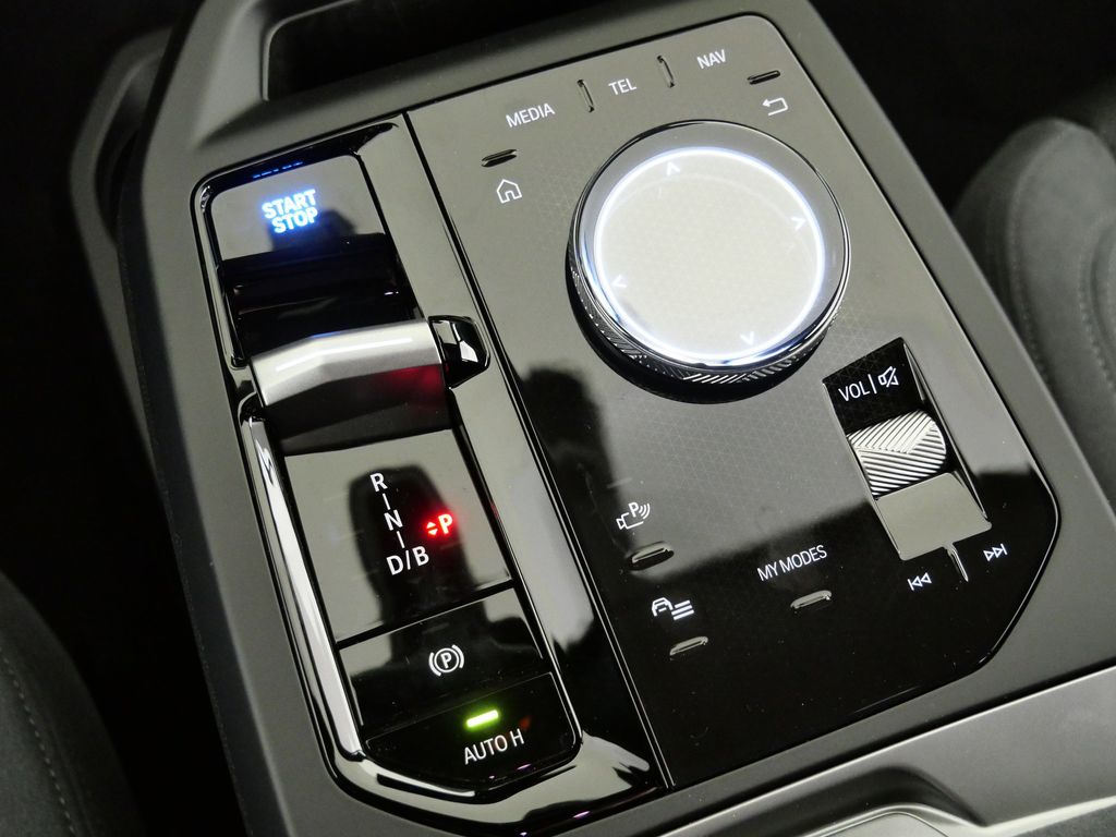 Thumbnail: 2026 BMW iX - 48