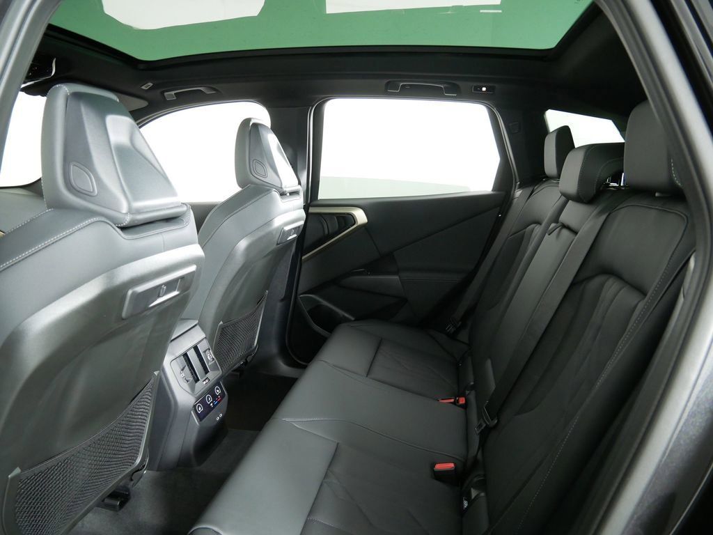 Thumbnail: 2025 BMW X3 - 29