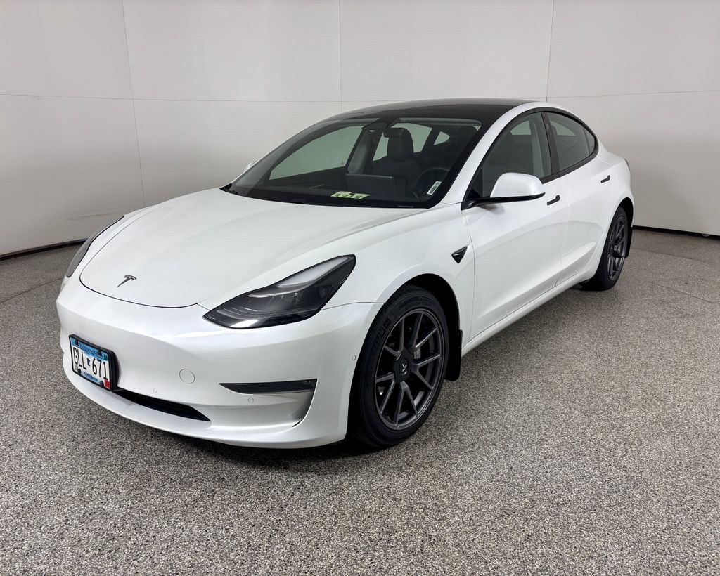 Thumbnail: 2021 Tesla Model 3 - 1