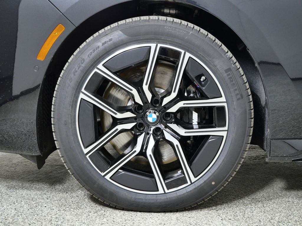 Thumbnail: 2026 BMW 7 Series - 17