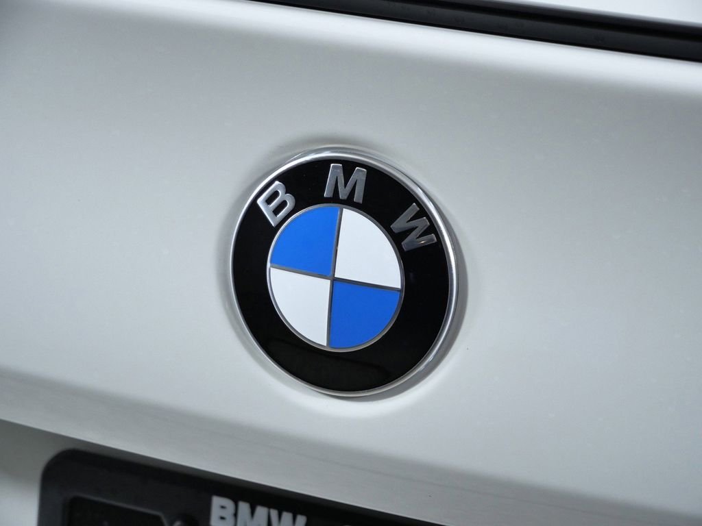 Thumbnail: 2026 BMW 5 Series - 11