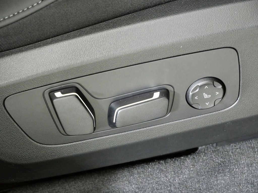 Thumbnail: 2026 BMW X3 - 23