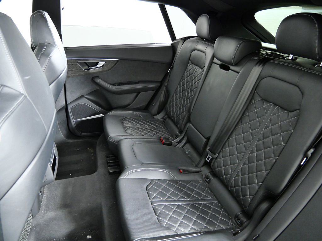 Thumbnail: 2023 Audi SQ8 - 30