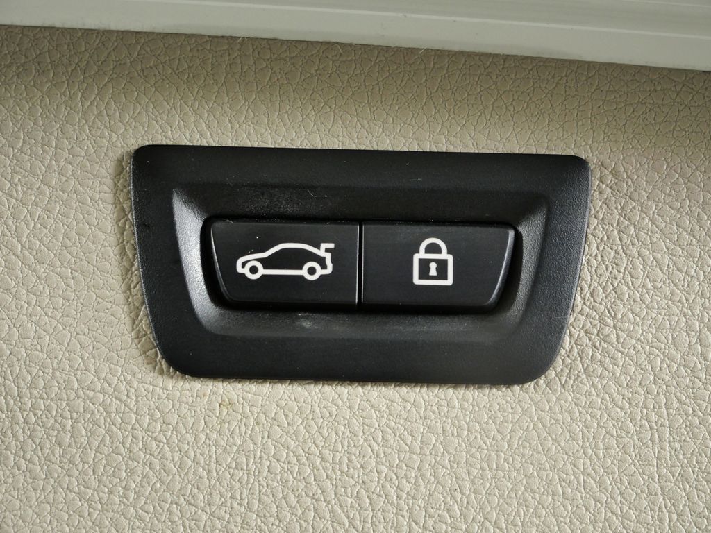 Thumbnail: 2015 BMW 3 Series - 29