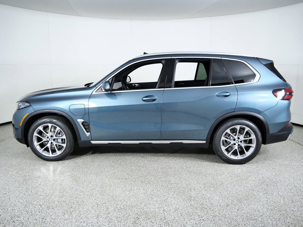 Thumbnail: 2026 BMW X5 - 17