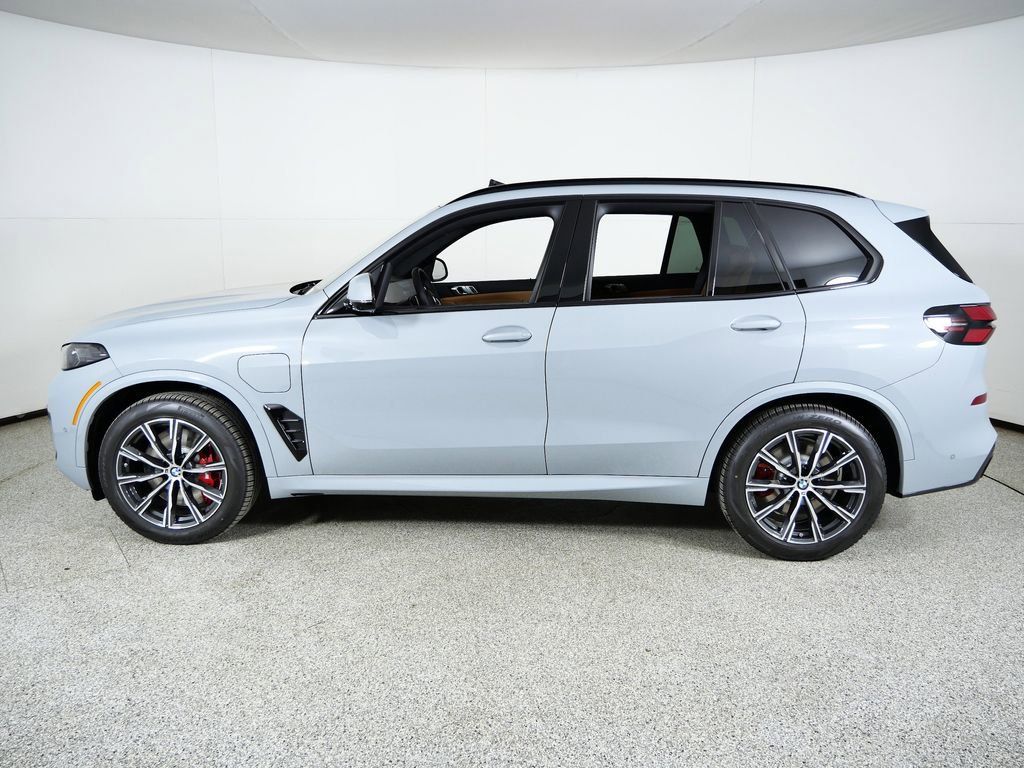 Thumbnail: 2026 BMW X5 - 17