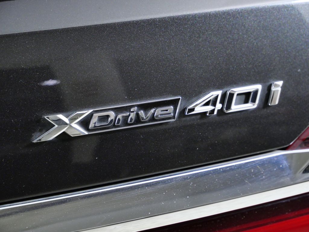 Thumbnail: 2021 BMW X7 - 13