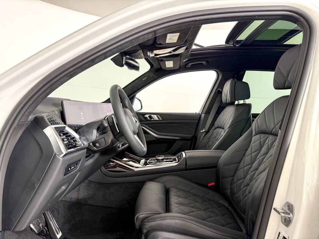 Thumbnail: 2026 BMW X7 - 36