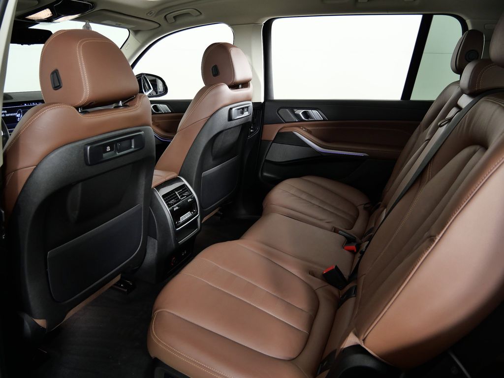 Thumbnail: 2020 BMW X7 - 32