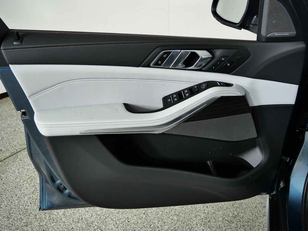 Thumbnail: 2026 BMW X5 - 34