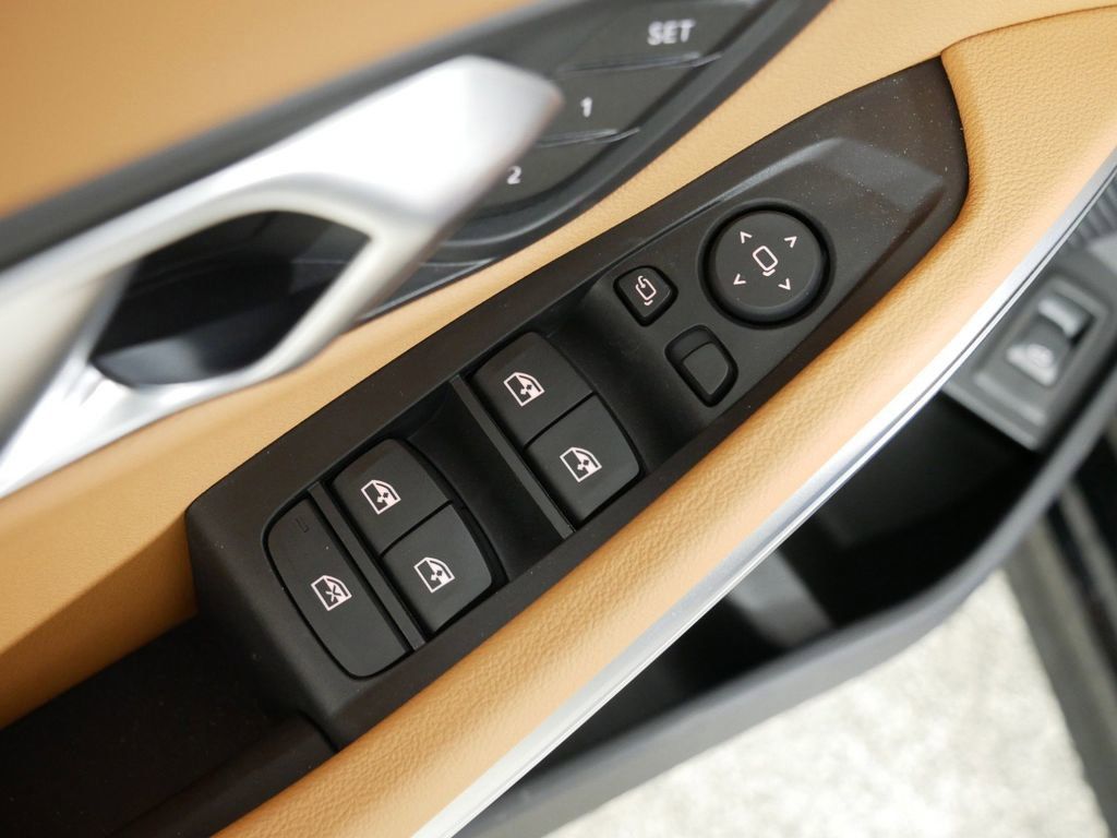 Thumbnail: 2025 BMW 3 Series - 38