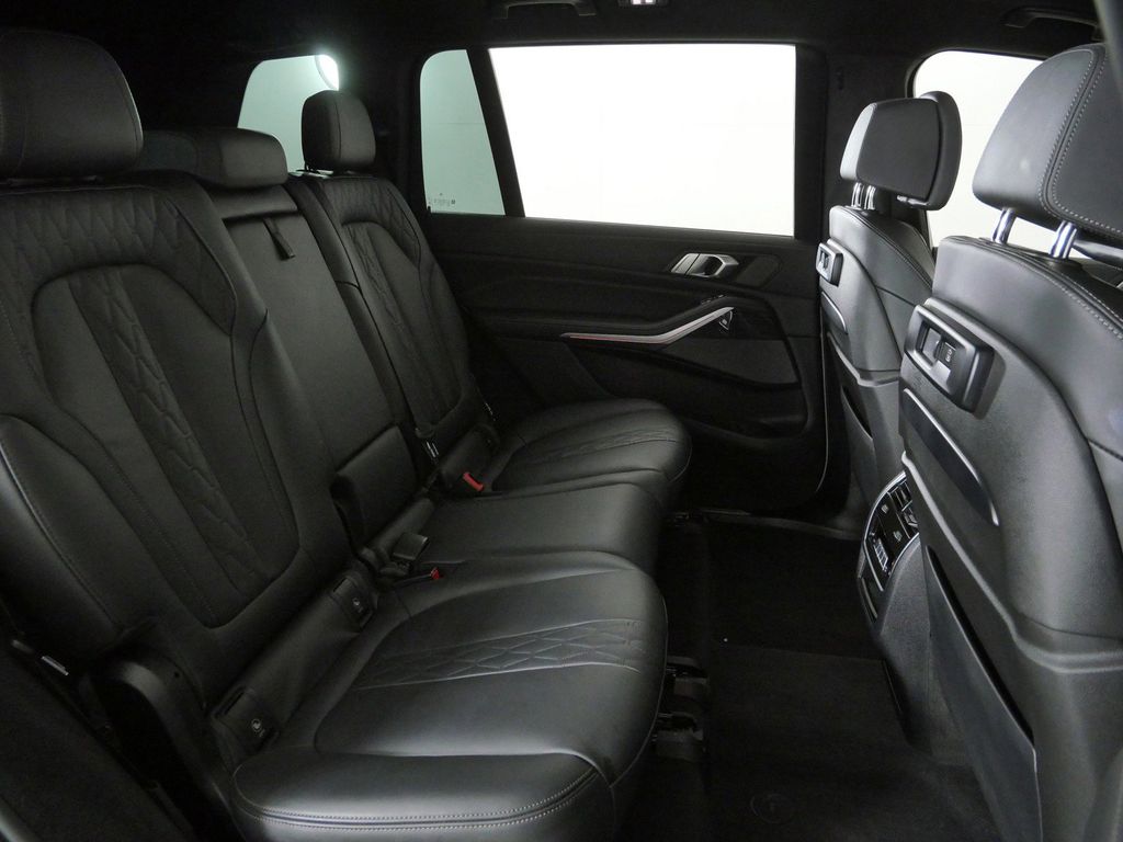 Thumbnail: 2022 BMW X7 - 26
