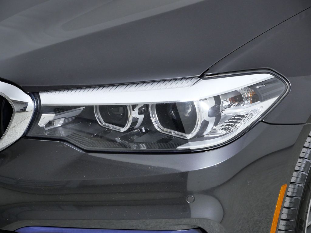 Thumbnail: 2018 BMW 5 Series - 4