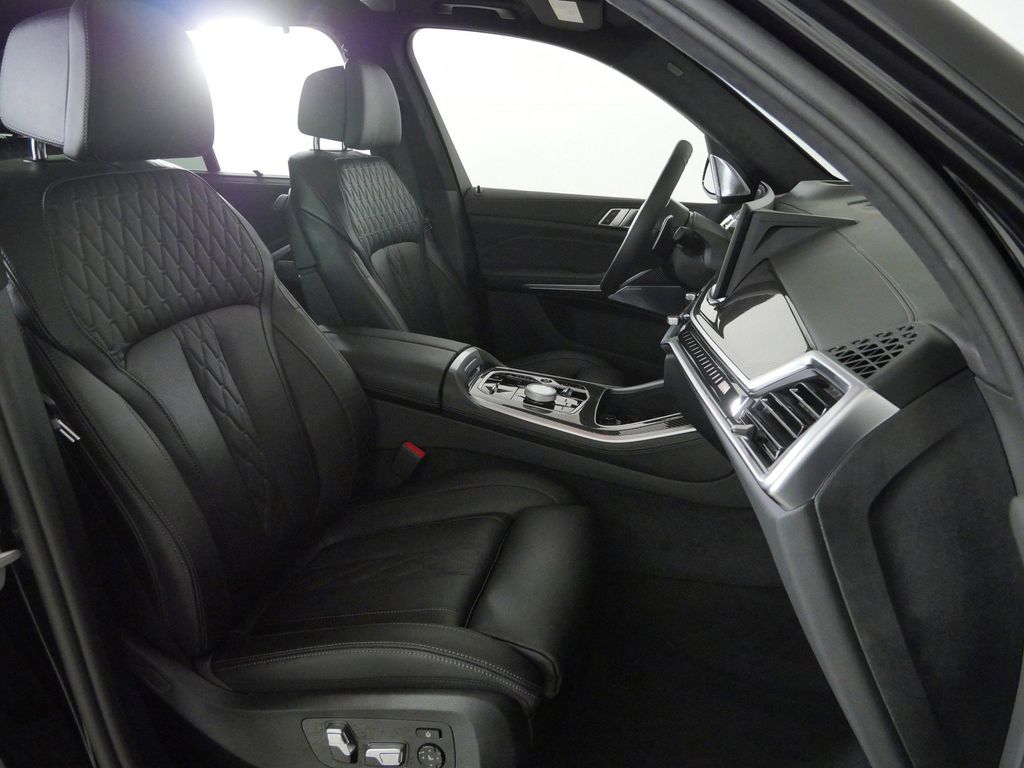 Thumbnail: 2026 BMW X5 - 21