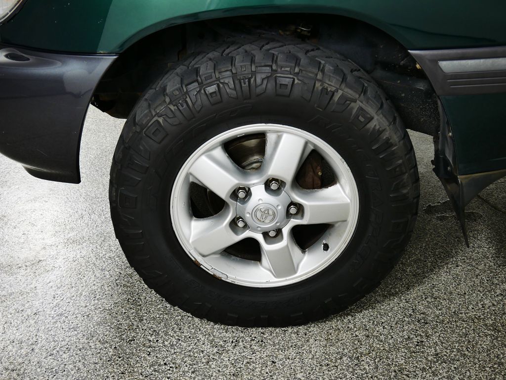 Thumbnail: 2004 Toyota Land Cruiser - 17
