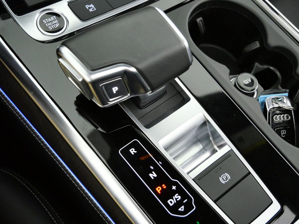 Thumbnail: 2023 Audi Q8 - 45