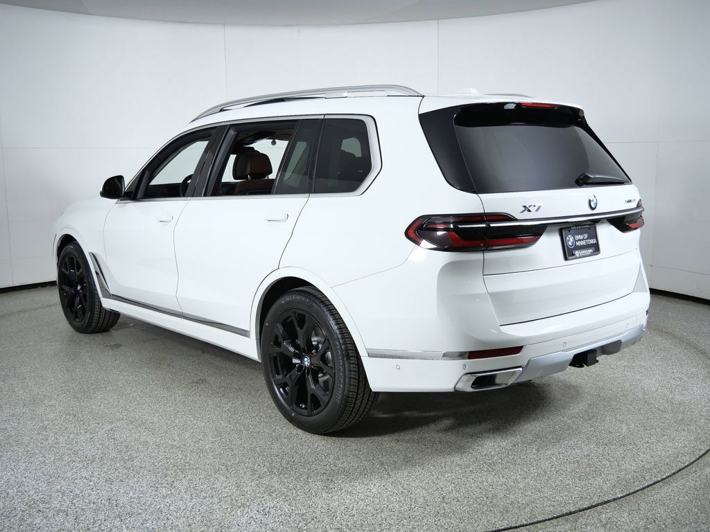 Thumbnail: 2026 BMW X7 - 16