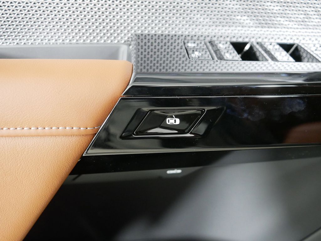 Thumbnail: 2025 BMW 7 Series - 35