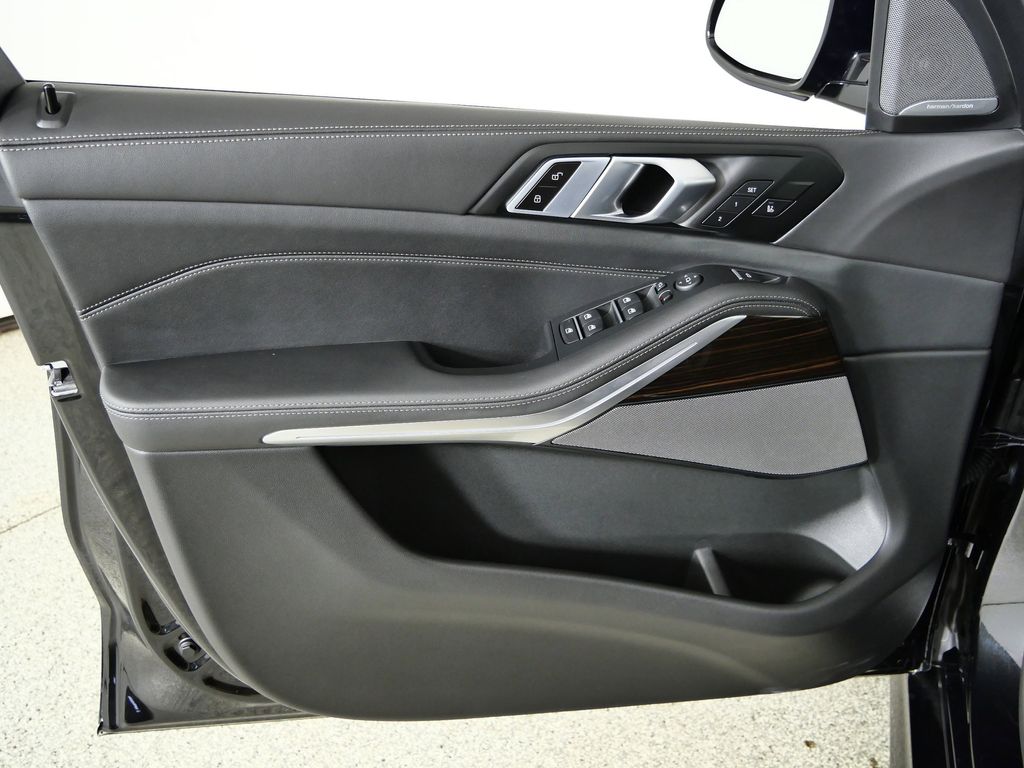 Thumbnail: 2026 BMW X5 - 34