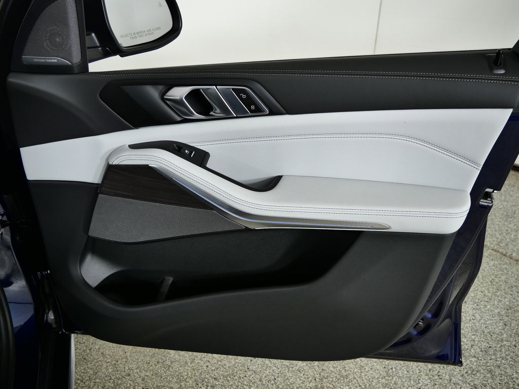 Thumbnail: 2026 BMW X5 - 19