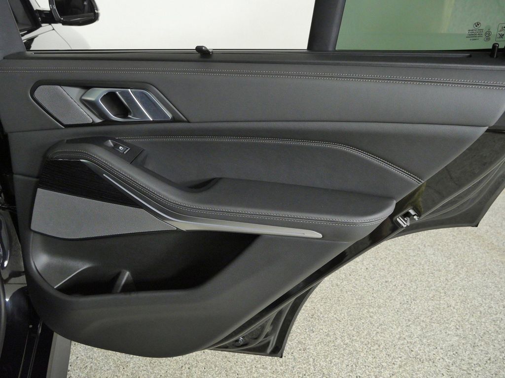 Thumbnail: 2026 BMW X5 - 25