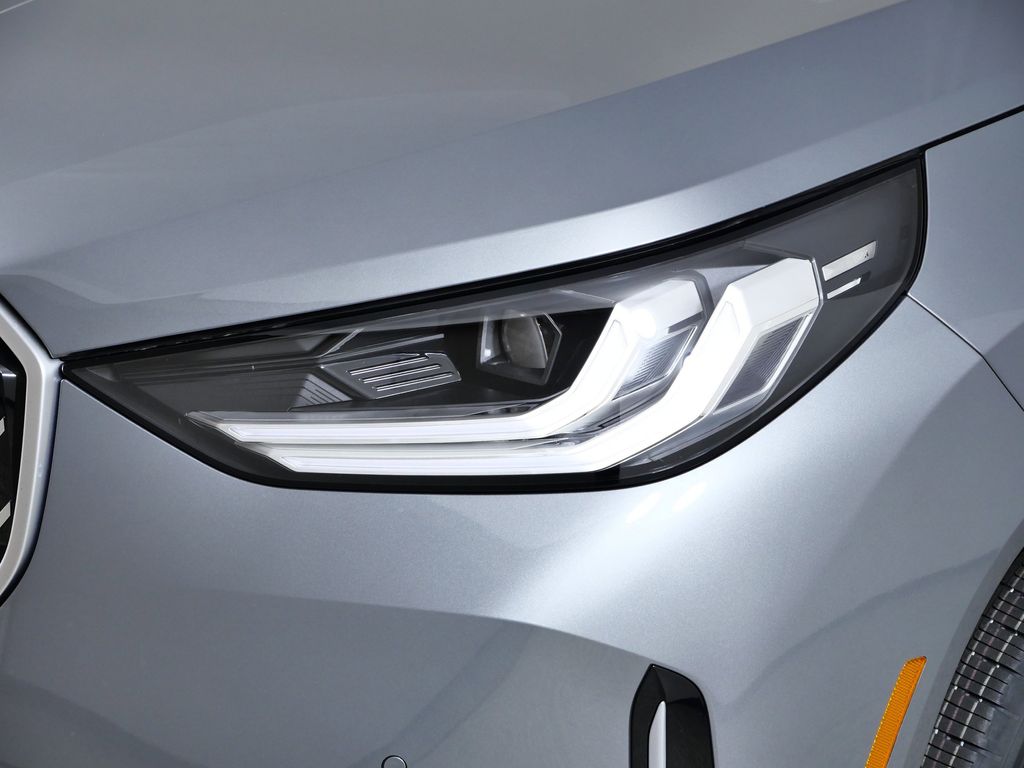 Thumbnail: 2026 BMW X3 - 3