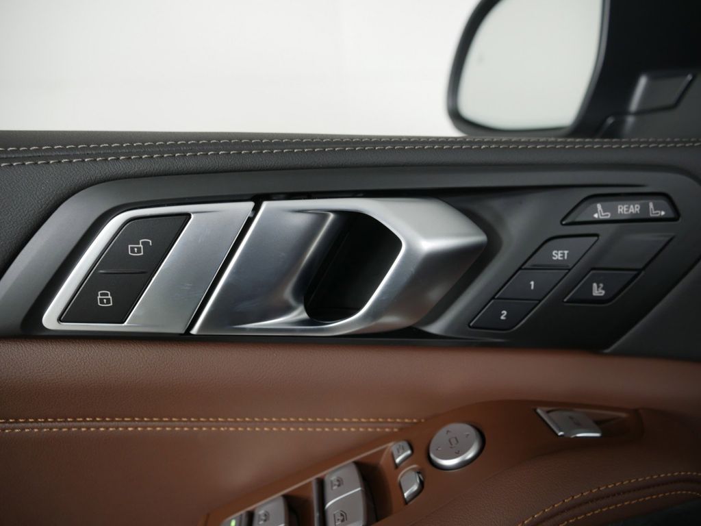 2025 BMW X7 xDrive40i 36