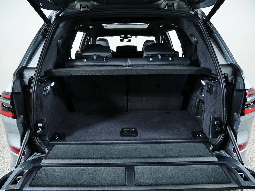 Thumbnail: 2026 BMW X7 - 26